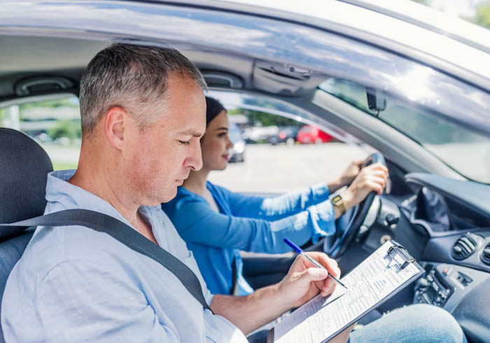 The Fundamentals of Safe Driving: A Comprehensive Guide for Beginners 